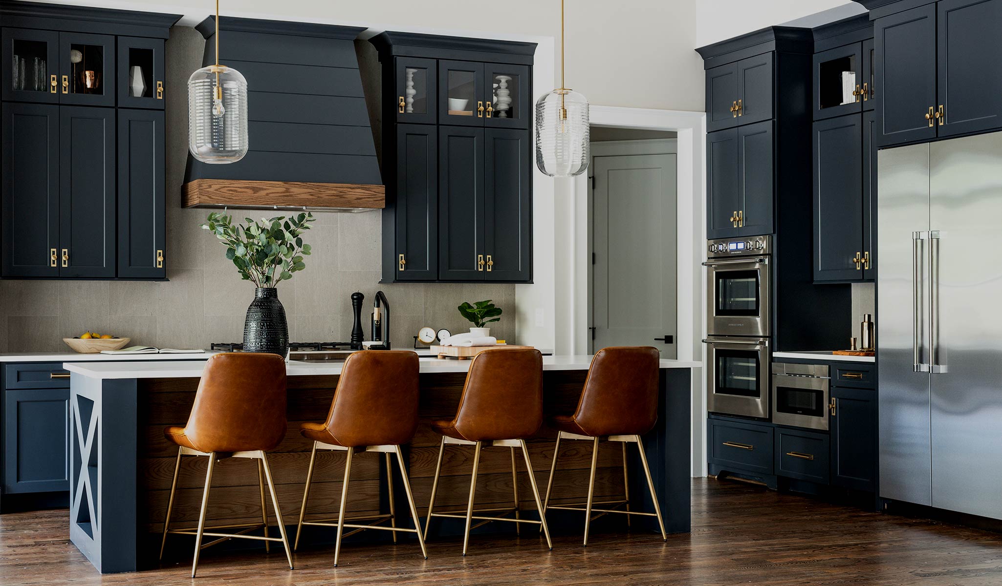 Shaker cabinet doors in a stylish kitchen with dark blue cabinetry